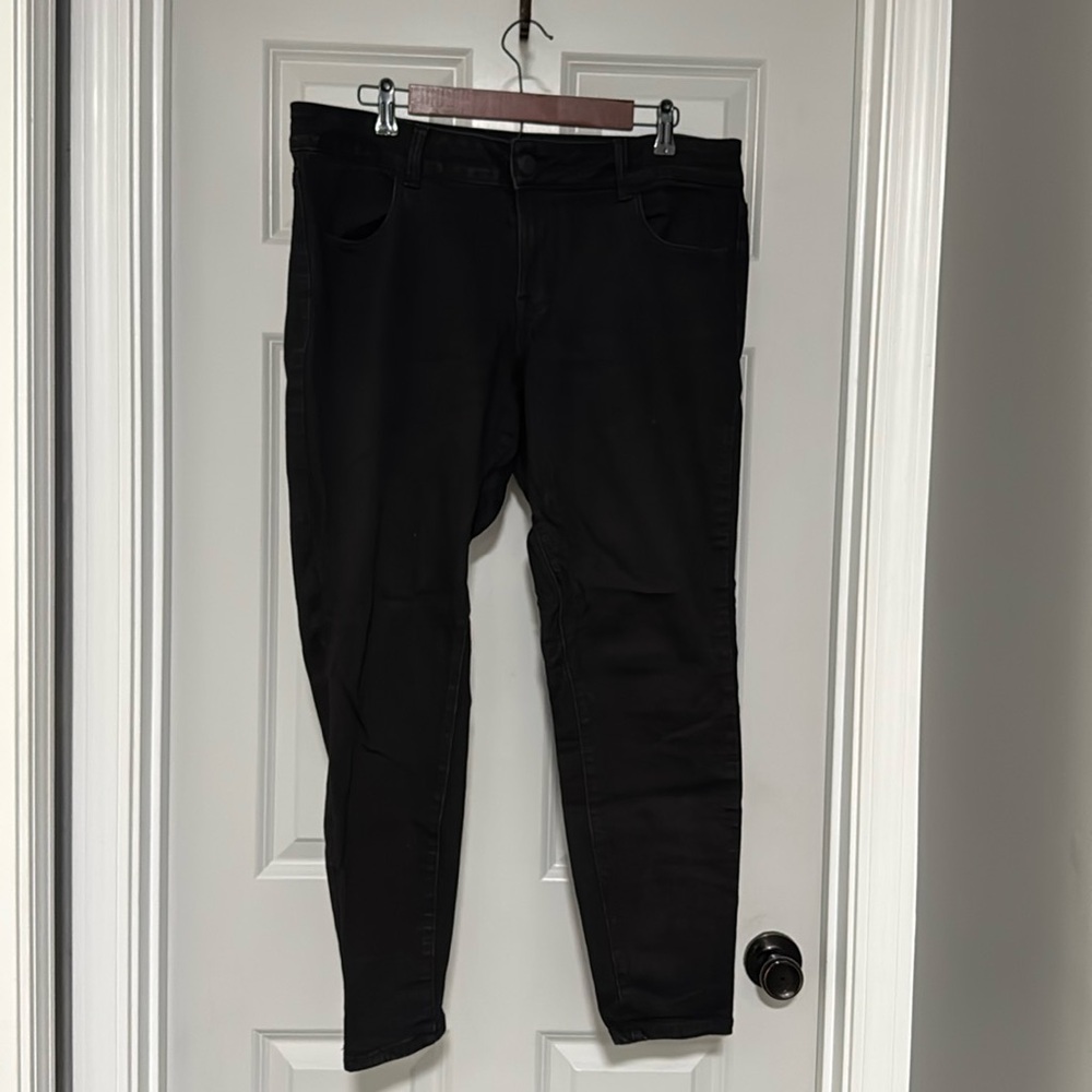Maurice’s Mid Rise 14W Black Stretch Jeans